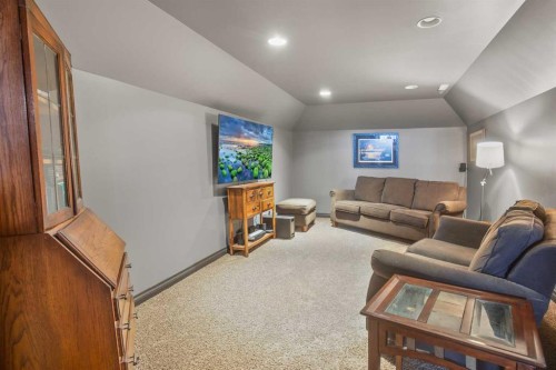 7135 Henner'S Road, Lacombe, AB - Indoor