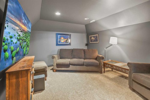 7135 Henner'S Road, Lacombe, AB - Indoor