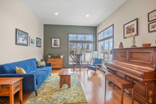 7135 Henner'S Road, Lacombe, AB - Indoor Photo Showing Living Room