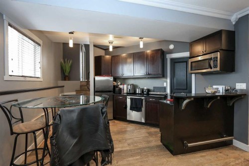 1 Ralston Place, Sylvan Lake, AB - Indoor Photo Showing Kitchen With Stainless Steel Kitchen