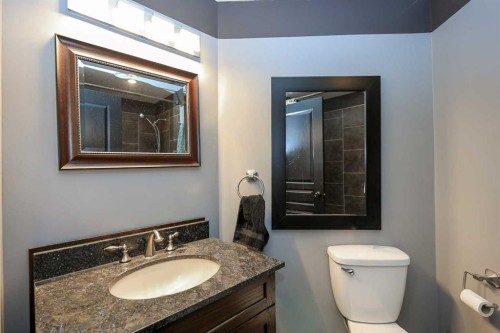1 Ralston Place, Sylvan Lake, AB - Indoor Photo Showing Bathroom
