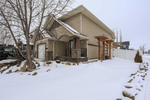 1 Ralston Place, Sylvan Lake, AB - Outdoor