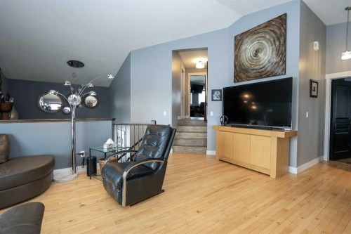 1 Ralston Place, Sylvan Lake, AB - Indoor Photo Showing Living Room