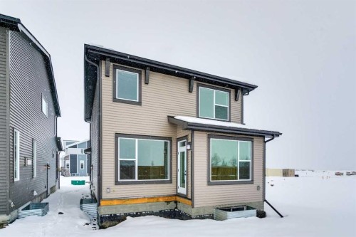208 Southborough Common, Cochrane, AB - Outdoor