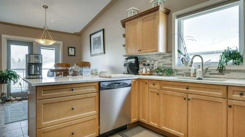 143 Ackerman Crescent, Red Deer, AB - Indoor Photo Showing Kitchen