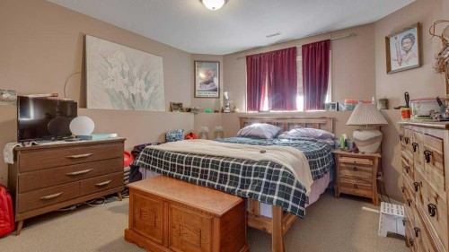 143 Ackerman Crescent, Red Deer, AB - Indoor Photo Showing Bedroom