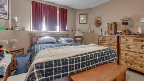 143 Ackerman Crescent, Red Deer, AB - Indoor Photo Showing Bedroom