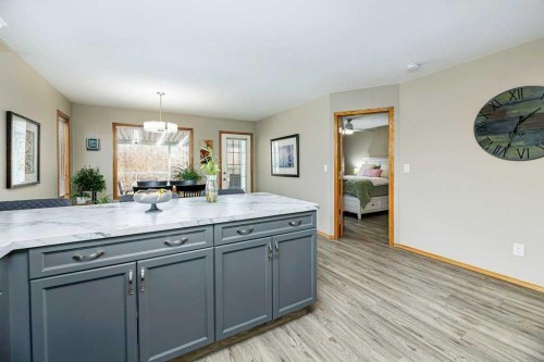 135 Doran Crescent, Red Deer, AB - Indoor Photo Showing Kitchen