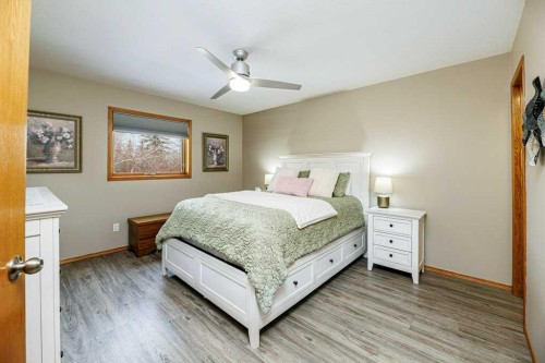 135 Doran Crescent, Red Deer, AB - Indoor Photo Showing Bedroom