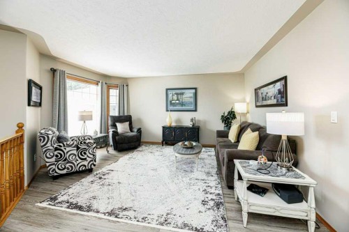135 Doran Crescent, Red Deer, AB - Indoor Photo Showing Living Room