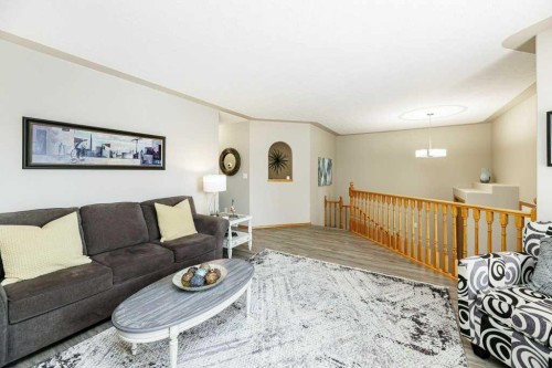 135 Doran Crescent, Red Deer, AB - Indoor Photo Showing Living Room