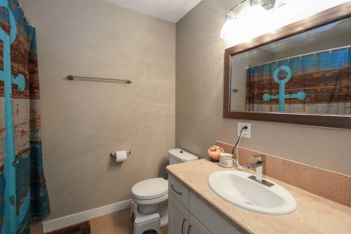 415 Barrett Drive, Red Deer, AB - Indoor Photo Showing Bathroom
