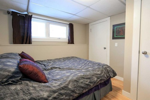 415 Barrett Drive, Red Deer, AB - Indoor Photo Showing Bedroom