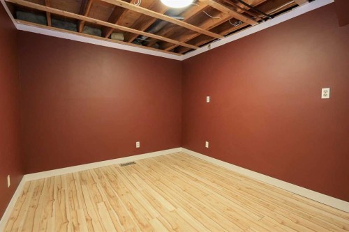 415 Barrett Drive, Red Deer, AB - Indoor Photo Showing Other Room