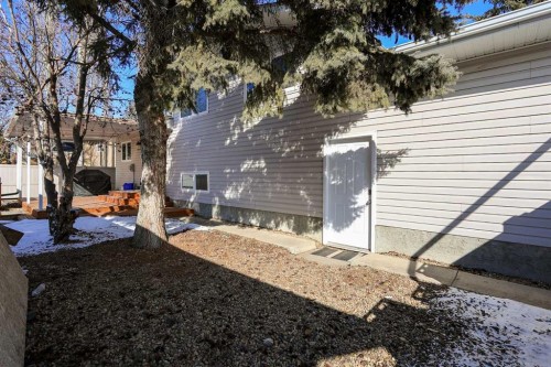 415 Barrett Drive, Red Deer, AB - Outdoor With Exterior