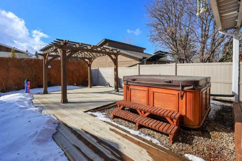 415 Barrett Drive, Red Deer, AB - Outdoor