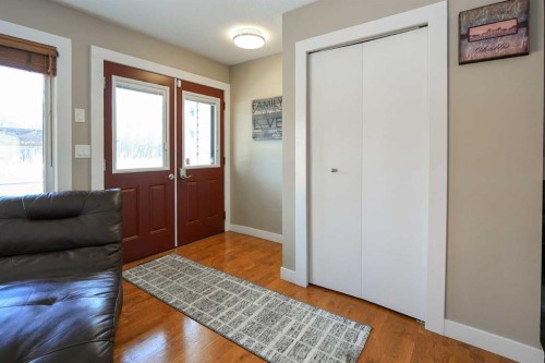 415 Barrett Drive, Red Deer, AB - Indoor Photo Showing Other Room