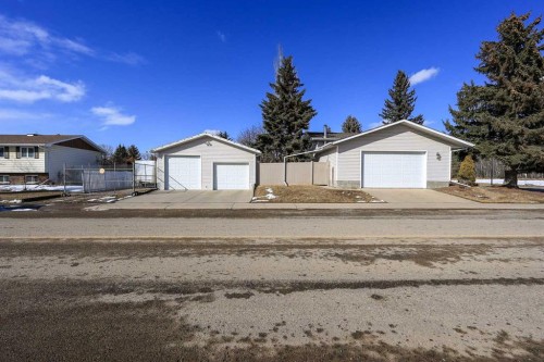 415 Barrett Drive, Red Deer, AB - Outdoor