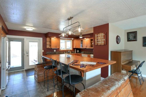 415 Barrett Drive, Red Deer, AB - Indoor Photo Showing Dining Room