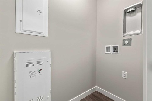 302-97 Station Drive, Sylvan Lake, AB - Indoor Photo Showing Other Room