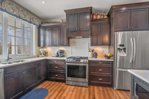 38272 Range Road 265, Rural Red Deer County, AB - Indoor Photo Showing Kitchen With Upgraded Kitchen
