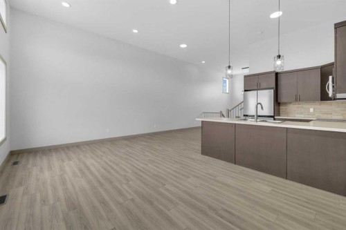 13 Vanson Close, Sylvan Lake, AB - Indoor Photo Showing Kitchen