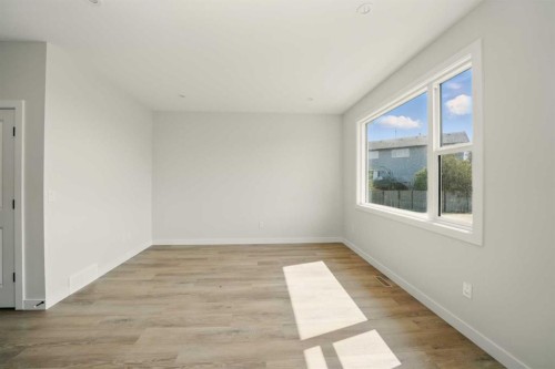 69 Pinnacle Close, Blackfalds, AB - Indoor Photo Showing Other Room