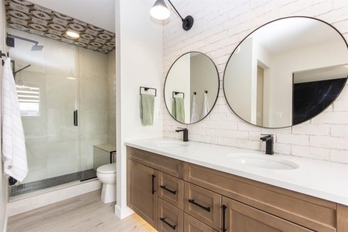 224 Emerald Drive, Red Deer, AB - Indoor Photo Showing Bathroom