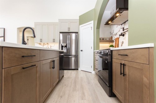 224 Emerald Drive, Red Deer, AB - Indoor Photo Showing Kitchen