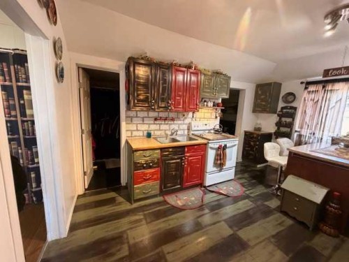 5016 51 Street, Hardisty, AB - Indoor Photo Showing Kitchen