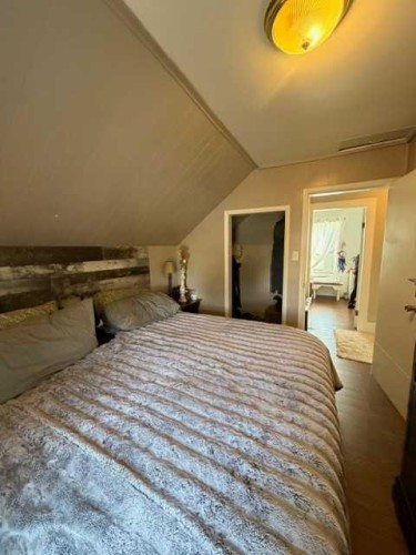 5016 51 Street, Hardisty, AB - Indoor Photo Showing Bedroom