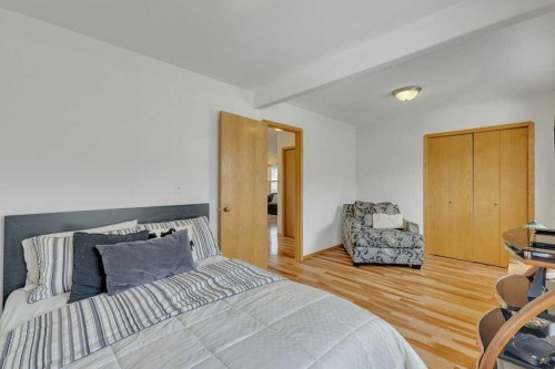 118 Duval Crescent, Red Deer, AB - Indoor Photo Showing Bedroom