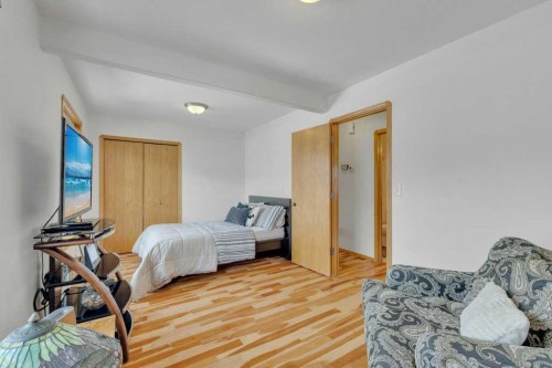 118 Duval Crescent, Red Deer, AB - Indoor Photo Showing Bedroom