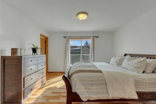 118 Duval Crescent, Red Deer, AB - Indoor Photo Showing Bedroom