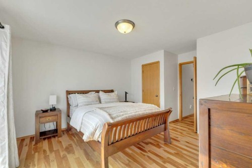 118 Duval Crescent, Red Deer, AB - Indoor Photo Showing Bedroom