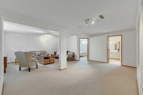 118 Duval Crescent, Red Deer, AB - Indoor Photo Showing Other Room