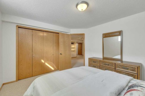 118 Duval Crescent, Red Deer, AB - Indoor Photo Showing Bedroom