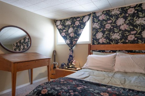 5223 Newson Boulevard, Bashaw, AB - Indoor Photo Showing Bedroom