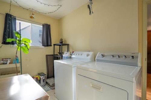 5223 Newson Boulevard, Bashaw, AB - Indoor Photo Showing Laundry Room