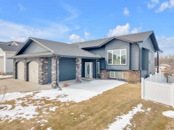16 Fawn Meadows Drive Delburne, AB T0M 0V0