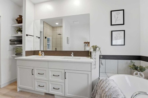 34 Mitchell Crescent, Blackfalds, AB - Indoor Photo Showing Bathroom