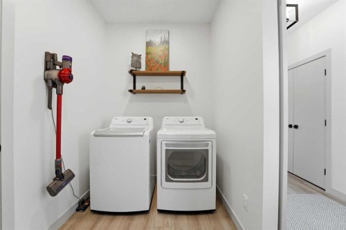 34 Mitchell Crescent, Blackfalds, AB - Indoor Photo Showing Laundry Room
