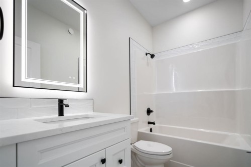 5737 55 Avenue, Camrose, AB - Indoor Photo Showing Bathroom