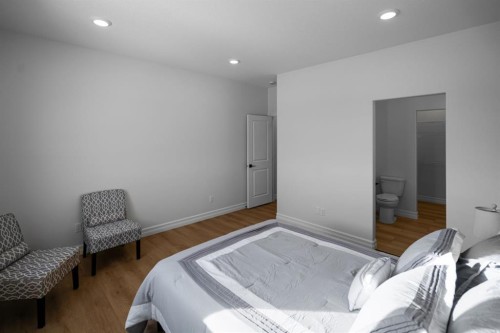 5737 55 Avenue, Camrose, AB - Indoor Photo Showing Bedroom