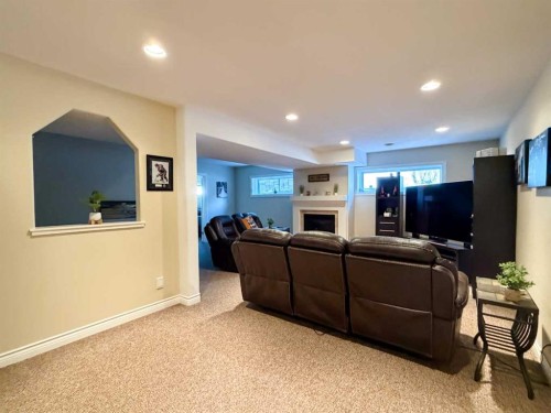 6701 41 Avenue, Stettler, AB - Indoor