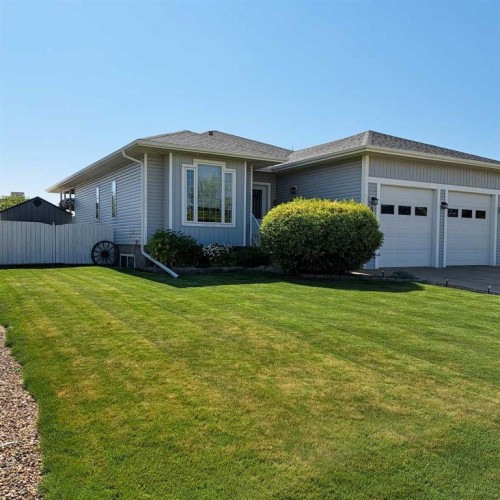 6701 41 Avenue, Stettler, AB - Outdoor