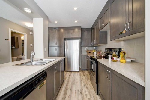 15 Golden Crescent, Red Deer, AB - Indoor Photo Showing Kitchen With Double Sink With Upgraded Kitchen