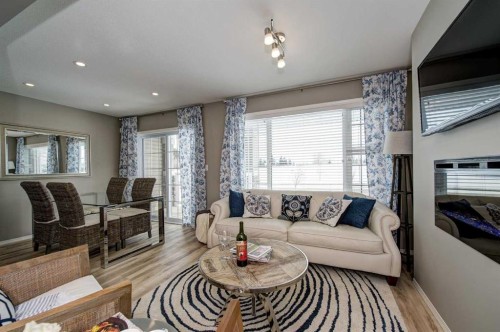15 Golden Crescent, Red Deer, AB - Indoor Photo Showing Living Room