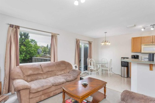 116 Arthur Close, Red Deer, AB - Indoor Photo Showing Living Room