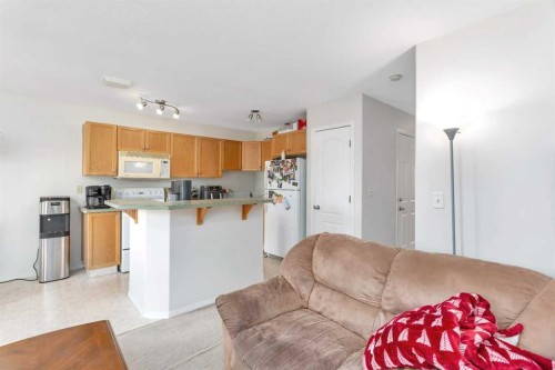 116 Arthur Close, Red Deer, AB - Indoor Photo Showing Kitchen